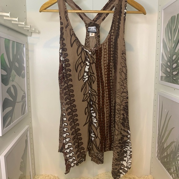 Manuhealii Tank - Picture 1 of 1